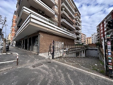 Foto Box in Largo Giulio Capitolino 18/A, Roma in vendita