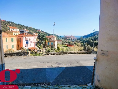 Foto Box in Dietro chiesa, Imperia Porto Maurizio di 54 m² in vendita