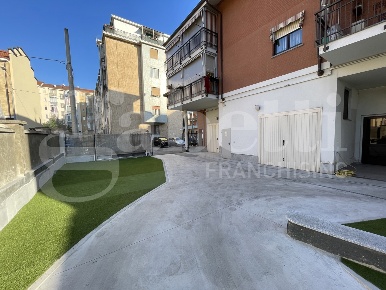 Foto Box in Via ASIAGO 75/2, Torino Pozzo Strada in vendita