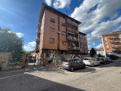 Foto Box in Via Caprera 13/15, Abbiategrasso in vendita