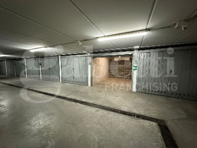 Foto Box in Via isonzo 45, Albenga Centro di 14 m² in vendita