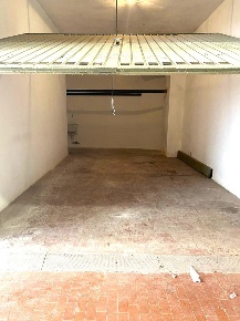 Foto Box in Via borgo san moro snc, Imperia Porto Maurizio di 15 m²