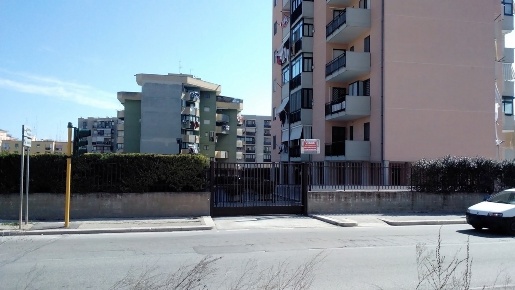 Foto Box in Trentino Alto Adige, Bari di 500 m² in vendita