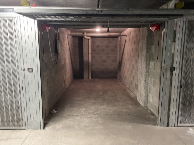 Foto Box in Viale Dalmazia 2, Lodi Centro Storico di 13 m² in vendita