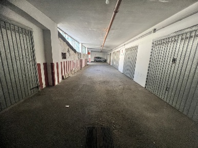 Foto Box in Via Tommaso Fusco 75, Pagani di 30 m² in vendita
