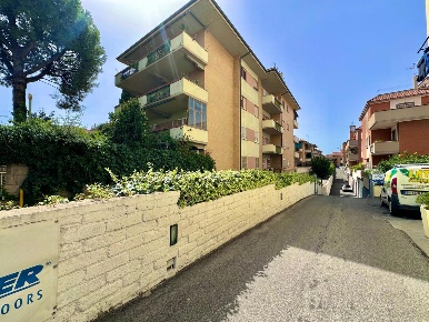 Foto Box in Kennedy, Ciampino in vendita