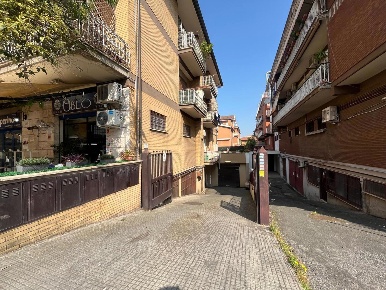 Foto Box in Gasperina, Roma in vendita