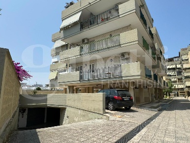 Foto Box in VI VIA DUCA D'AOSTA, Bari Palese di 39 m² in vendita
