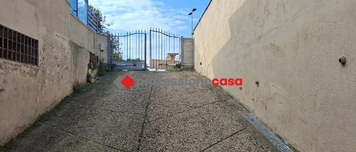 Foto Box in Viale PO 1, Pomezia in vendita