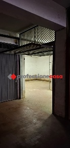 Foto Box in Viale PO 1, Pomezia in vendita