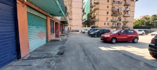 Foto Box in Via Scalea 19, Portici in vendita