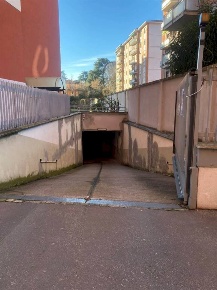 Foto Box in via sacchetti 13, Sesto San Giovanni Rondò - Torretta di 13 m²