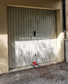 Foto Box a Santa Maria a Monte Centro di 15 m² con 1 locali in vendita