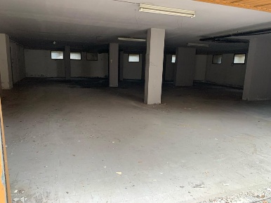 Foto Box a Empoli Pontorme - Cortenuova di 160 m² con 8 locali in vendita