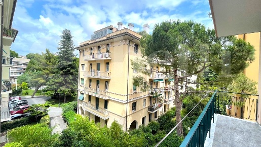 Foto Appartamento in Via VASSALLO 15, Genova Albaro di 154 m² con 5 locali