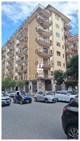 Foto Appartamento in Giuseppe Garibaldi, Salerno Centro di 143 m²