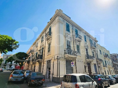 Foto Appartamento in Via San Paolo dei Disciplinanti 16, Messina di 230 m²