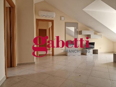 Foto Attico in Patturelli, San Nicola la Strada di 100 m² con 4 locali