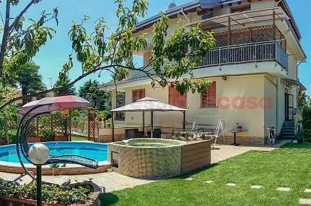 Foto Villa singola in Via Domenico da Inveruno 1, Dairago di 530 m²