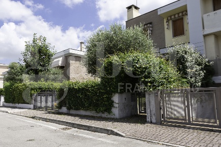 Foto Villa unifamiliare in Via Monte Pelmo 14, Mogliano Veneto Centro