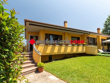 Foto Villa unifamiliare in Via San Berardino 0, Albanella Centro di 200 m²