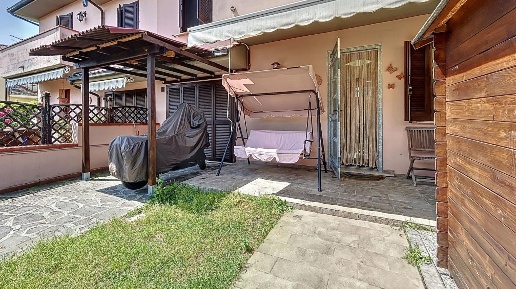 Foto Villa a schiera a Vecchiano Migliarino di 90 m² con 4 locali