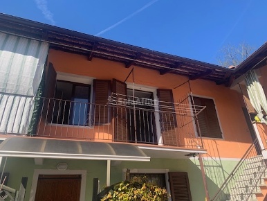 Foto Appartamento in Via Pesio, Corneliano d'Alba Centro di 100 m²