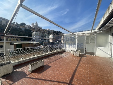 Foto Appartamento in Via Zeffiro Massa 170, Sanremo Ospedale di 90 m²