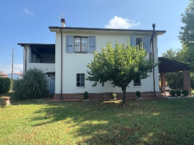 Foto Casa indipendente a Caorso di 180 m² con 4 locali in vendita