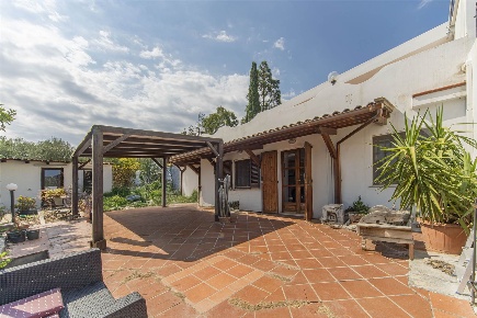 Foto Casa indipendente a Sinnai Centro di 110 m² con 5 locali in vendita