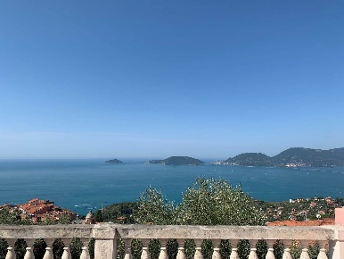 Foto Casa indipendente a Lerici La Serra, Tellaro di 184 m² con 5 locali