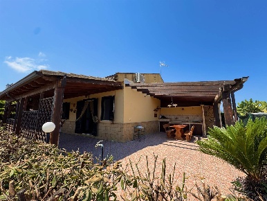 Foto Villa unifamiliare in C.da Piana calzata snc, Campofelice di Roccella