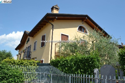 Foto Villa a schiera a Costermano sul Garda di 176 m² con 7 locali
