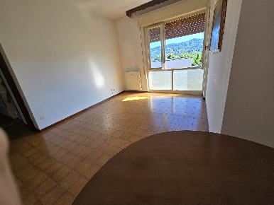 Foto Appartamento a Follo Piano Di Follo di 96 m² con 4 locali in vendita