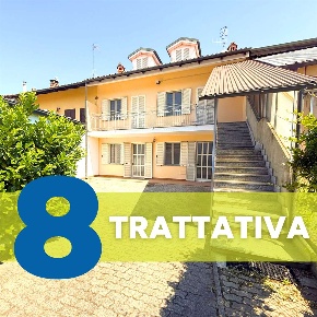 Foto Villa bifamiliare a Chivasso di 200 m² con 7 locali in vendita
