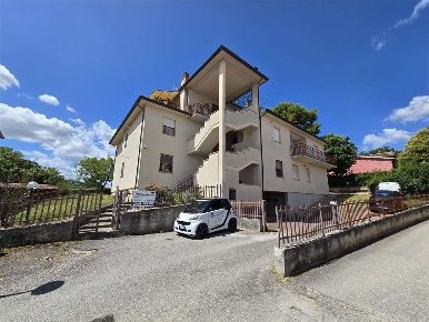 Foto Appartamento a Castel Ritaldi di 100 m² con 5 locali in vendita