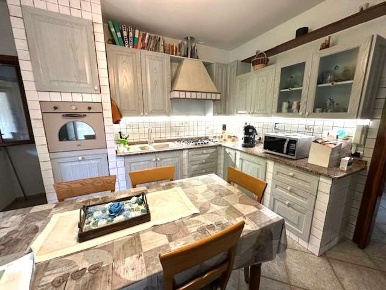 Foto Villa unifamiliare a Fontanelle di 300 m² con 9 locali in vendita