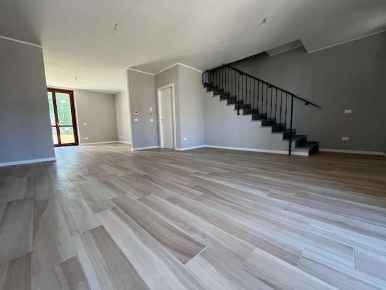 Foto Villa bifamiliare a Cura Carpignano di 180 m² con 5 locali in vendita