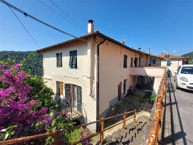 Foto Appartamento in borgata Ranco 4, Casanova Lerrone di 137 m² in vendita
