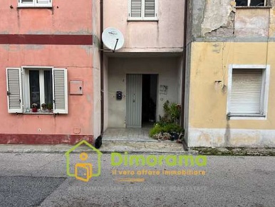 Foto Appartamento in Via Logudoro 2, Bonorva di 111 m² con 7 locali