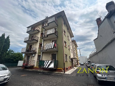 Foto Appartamento in Via Udine, Gorizia Centro di 70 m² con 4 locali