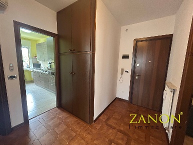 Foto Appartamento in Via Udine, Gorizia Centro di 70 m² con 4 locali