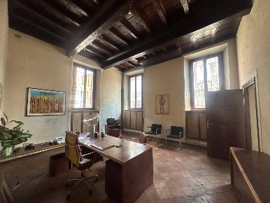 Foto Appartamento a Mantova Centro di 175 m² con 4 locali in vendita
