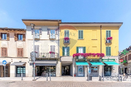 Foto Box in Piazza San Vittore, Rho in vendita
