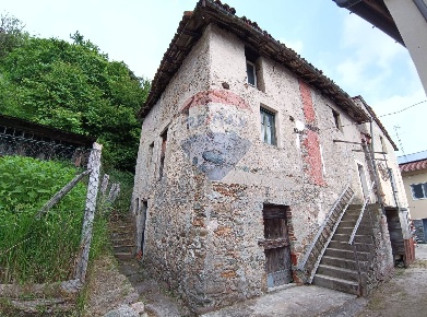 Foto Case semi ndipendenti in Via Contei, Pallare Centro di 119 m²