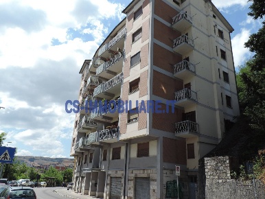 Foto Appartamento in Viale Dante, Potenza Centro di 163 m² con 6 locali