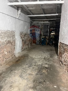 Foto Box in Via Cestai, Catania Centro Storico di 25 m² con 1 locali