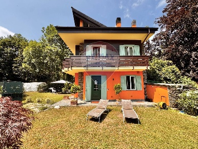 Foto Casa indipendente in Via per Miazzina, Miazzina di 110 m² con 5 locali