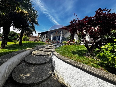 Foto Villa singola in v .ALBERTO SALVADEO, Scaldasole Centro di 320 m²