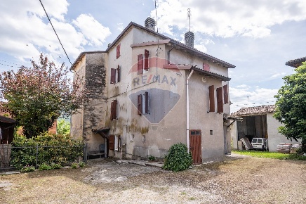 Foto Case semi ndipendenti in STRADA PROVAZZANO, Neviano degli Arduini